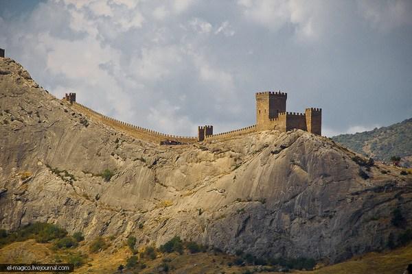 Отдыхаем в Судаке: как добраться, где остановиться и что посмотреть 