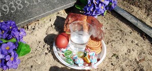 Нашел рюмку на надгробии: под Одессой шестилетний мальчик отравился водкой