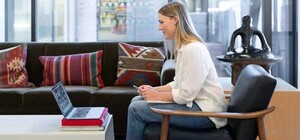 Для украинцев запустили бесплатную психологическую помощь