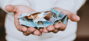 Как получить пенсию, субсидию, социальную помощь после эвакуации: алгоритм действий