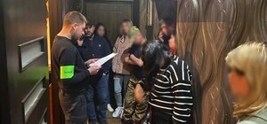 В Харькове сутенеры организовали бордели
