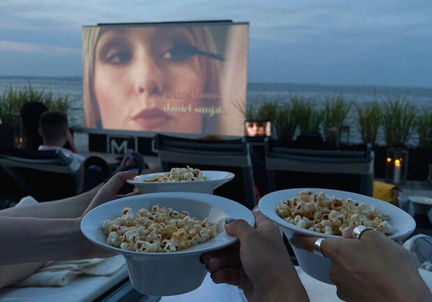 Где посмотреть кино на пляжах Одессы