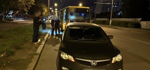 В Одессе из-за ежа столкнулись легковушка и маршрутка: есть травмированная