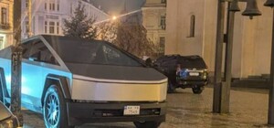 Tesla Cybertruck за 150 000 долларов ездит по Киеву