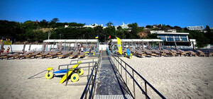 В Одессе открыли обновленный инклюзивный пляж на Большом Фонтане: что изменилось после реконструкции