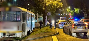 В Одессе трамвай наехал на мужчину: что с потерпевшим