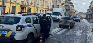 У Львові автомобіль збив 90-річну жінку 