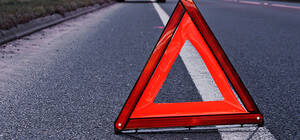 В Одесской области сгорел автомобиль после столкновения с грузовиком: погибли три человека