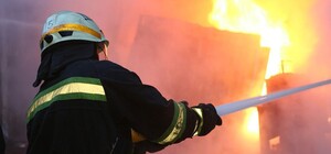 Выпрыгнула из окна: в Харькове на пожаре погибла женщина