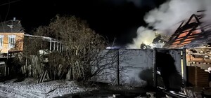 Погибли трое детей и их отец: РФ ударила БПЛА по жилому дому в Богодухове