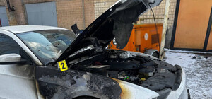 В центре Одессы горел Ford Mustang: кто и зачем поджег элитное авто