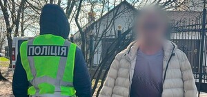Бросил гранату, выстрелил из пневмата и ударил ножом: в Харькове мужчина напал на сотрудников ТЦК