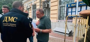 В Одессе аннулировали документы и выгоняют из страны директора ресторана за жестокое избиение пенсионерки на Дерибасовской