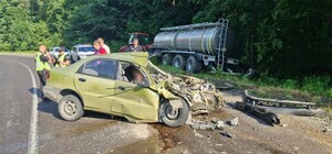 Біля Радехова у лобовій ДТП із трактором загинув водій автомобіля: фото