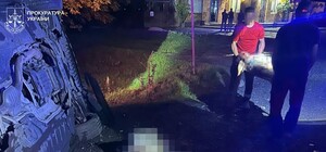 Троє дівчат загинули в аварії у Бродах, двоє їхніх друзів – у лікарні: фото з місця ДТП 