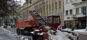 Замело: як Львів звільняють від снігу