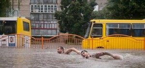 Суворе літо 2018: львівська погода у фотожабах