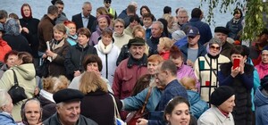 Сотня вальсирующих пар и открытки с именами погибших: как отметили 76 лет со дня освобождения Днепра от фашистов