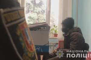 Не давали денег: под Одессой сын убил спящую мать и порезал ножом отца фото